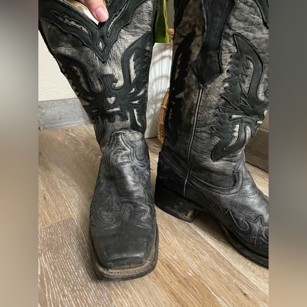 Black corral boots - Picture 3 of 8